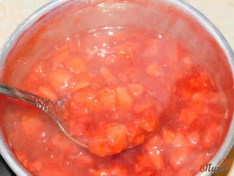 Фото приготовление рецепта: Сливочно-ягодный десерт шаг №4