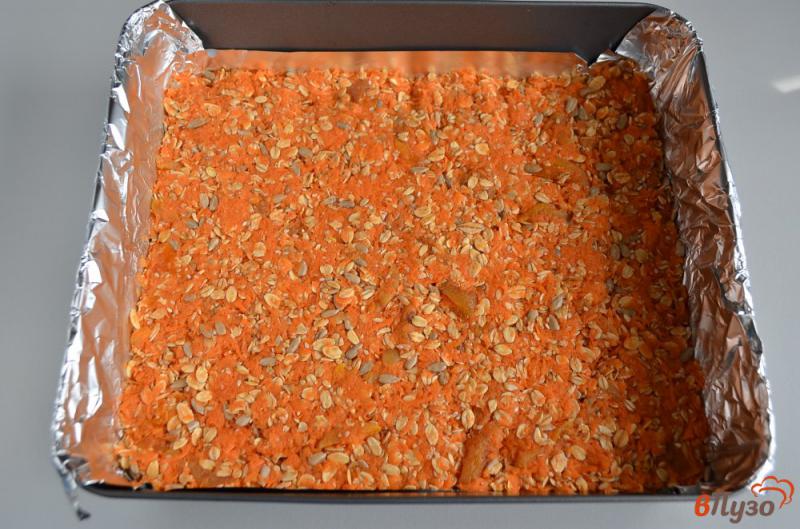 Фото приготовление рецепта: Морковный десерт с курагой шаг №4