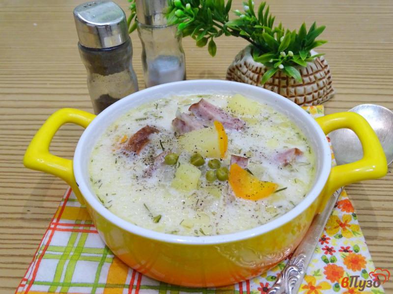 Фото приготовление рецепта: Суп с копчёной колбасой и плавленым сыром шаг №10