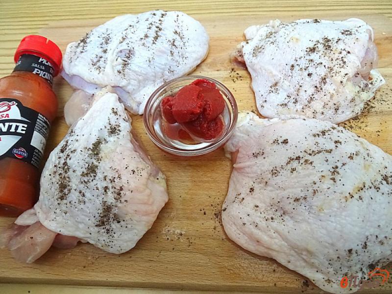 Фото приготовление рецепта: Куриные бёдра запеченные в духовке шаг №2
