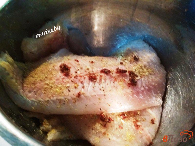 Фото приготовление рецепта: Запеченное филе хека в шпинатном соусе шаг №1