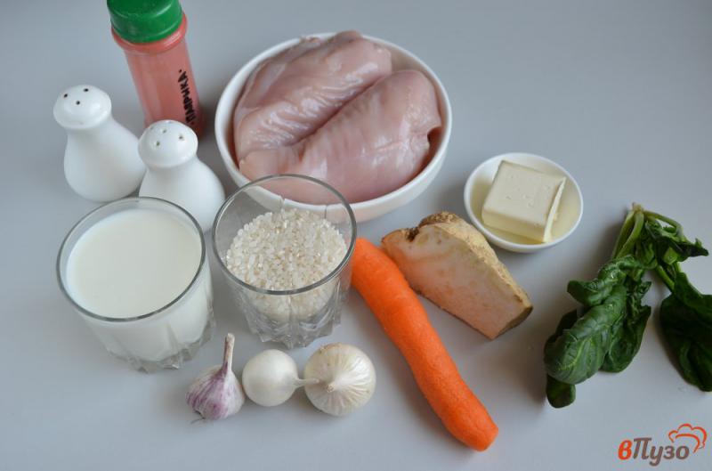 Фото приготовление рецепта: Суп с курицей и шпинатом шаг №1