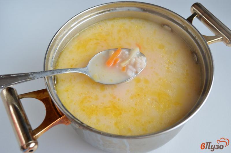Фото приготовление рецепта: Суп с курицей и шпинатом шаг №7
