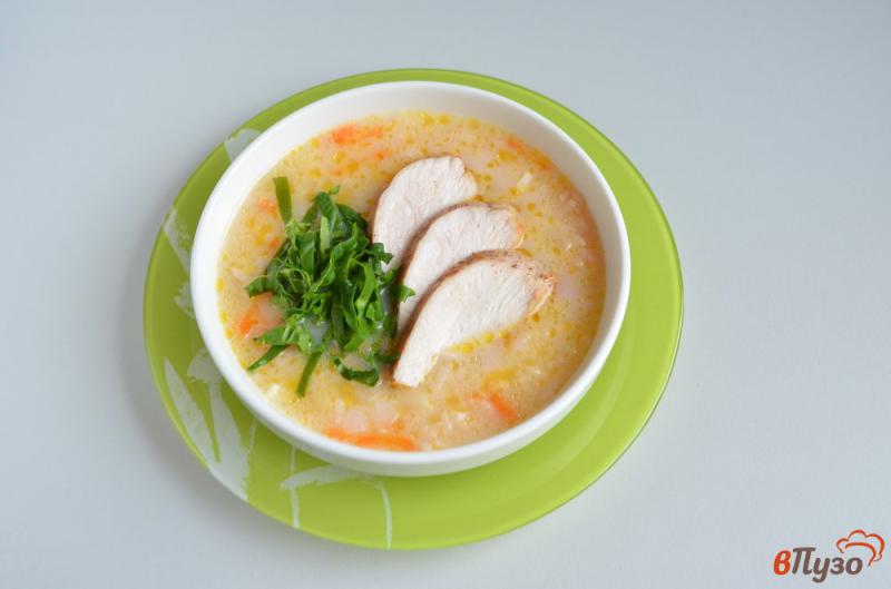 Фото приготовление рецепта: Суп с курицей и шпинатом шаг №8