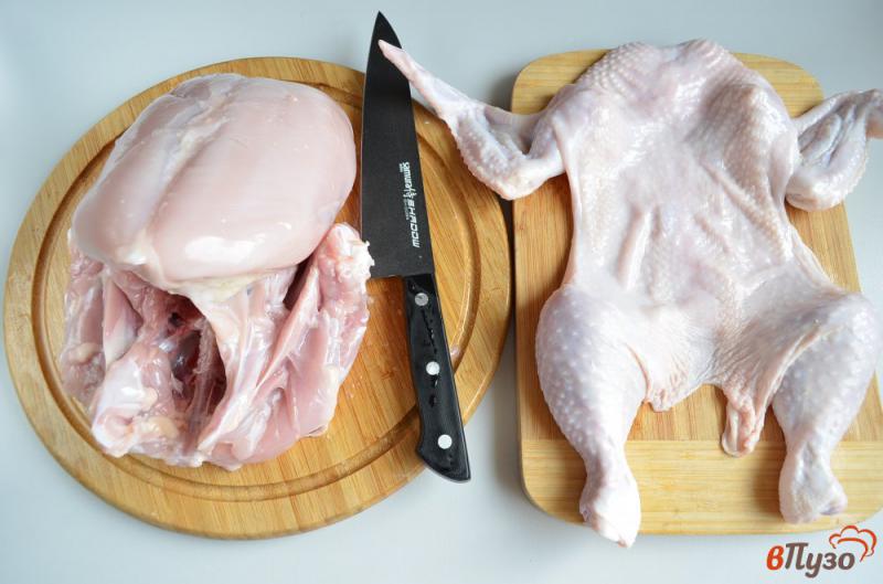 Фото приготовление рецепта: Фаршированная курица шаг №3