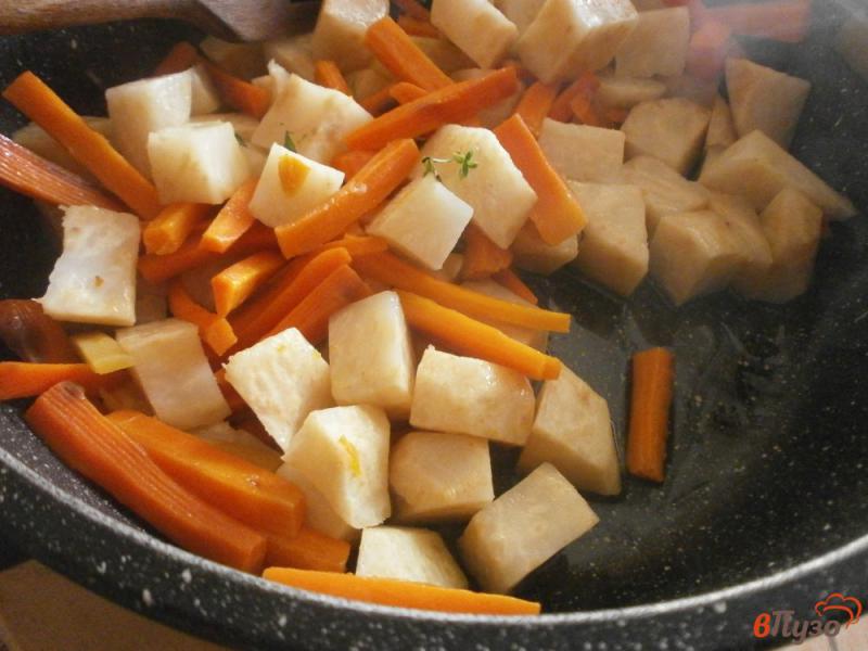 Фото приготовление рецепта: Гарнир из моркови и корневого сельдерея шаг №5