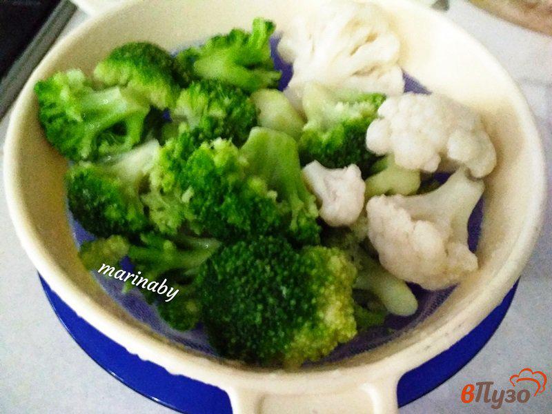 Фото приготовление рецепта: Суп-пюре из брокколи и цветной капусты с курицей шаг №4