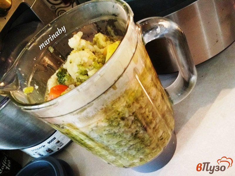 Фото приготовление рецепта: Суп-пюре из брокколи и цветной капусты с курицей шаг №8