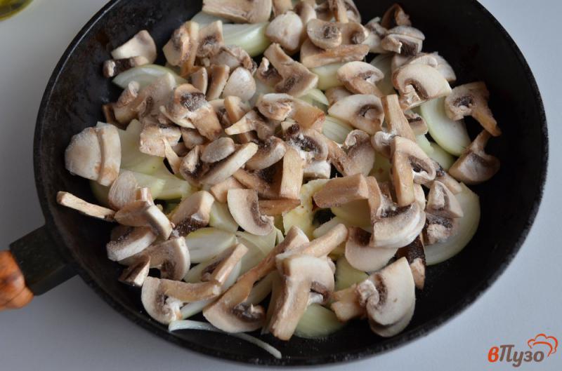 Фото приготовление рецепта: Картофельная постная запеканка с грибами шаг №2