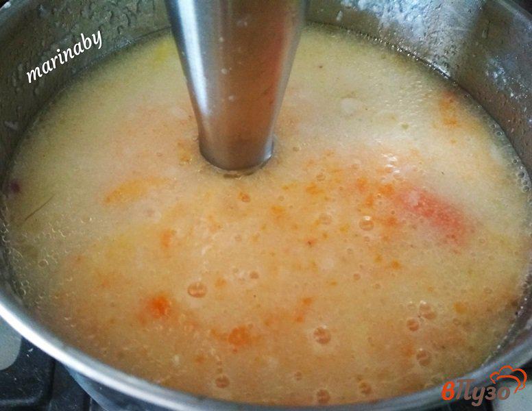 Фото приготовление рецепта: Куриный суп-пюре шаг №4