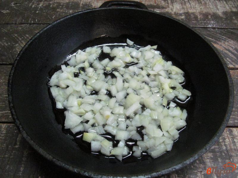 Фото приготовление рецепта: Духовые пирожки с капустой и грибами шаг №5