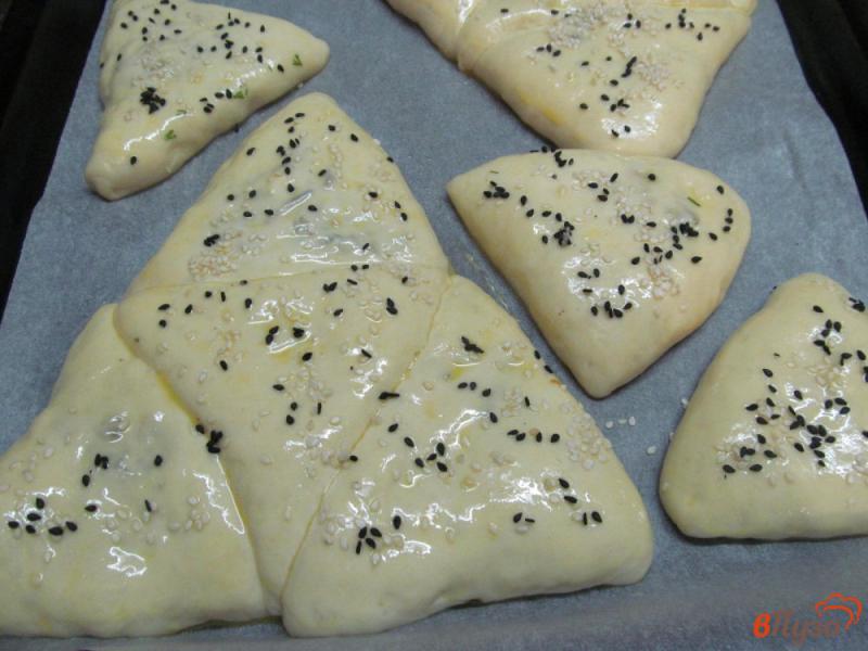 Фото приготовление рецепта: Духовые пирожки с капустой и грибами шаг №17