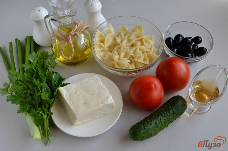 Фото приготовление рецепта: Салат с брынзой шаг №1