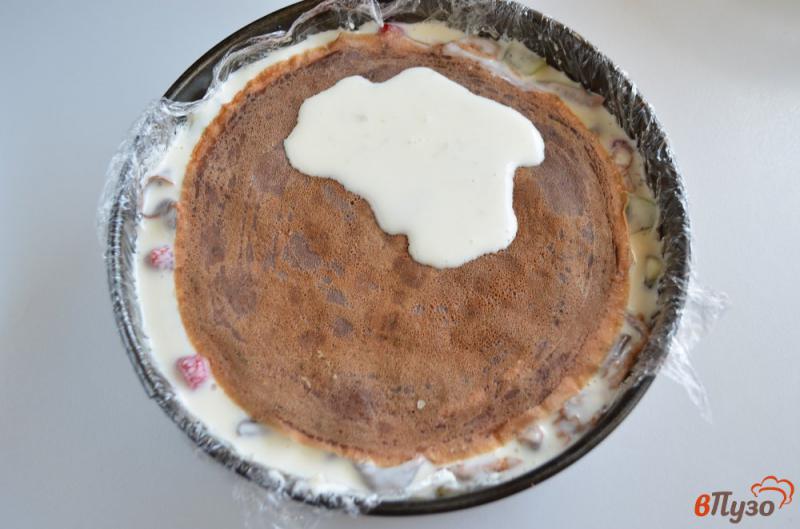 Фото приготовление рецепта: Блинный торт с фруктами шаг №11