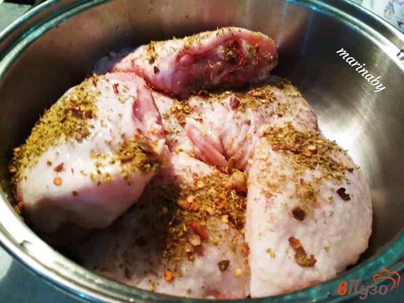 Фото приготовление рецепта: Запеченные куриные бедра в остро-сладком маринаде шаг №1