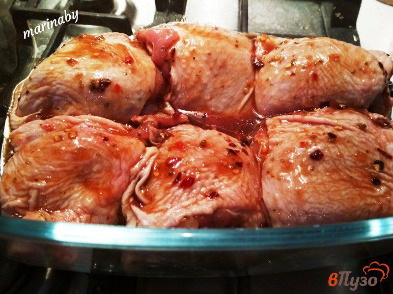 Фото приготовление рецепта: Запеченные куриные бедра в остро-сладком маринаде шаг №3