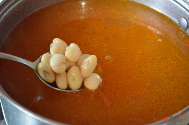 Фото приготовление рецепта: Суп с фрикадельками и фасолью шаг №7