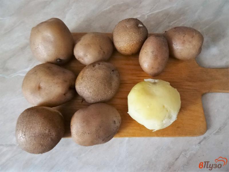 Фото приготовление рецепта: Картофельная запеканка с мясными тефтелями шаг №1