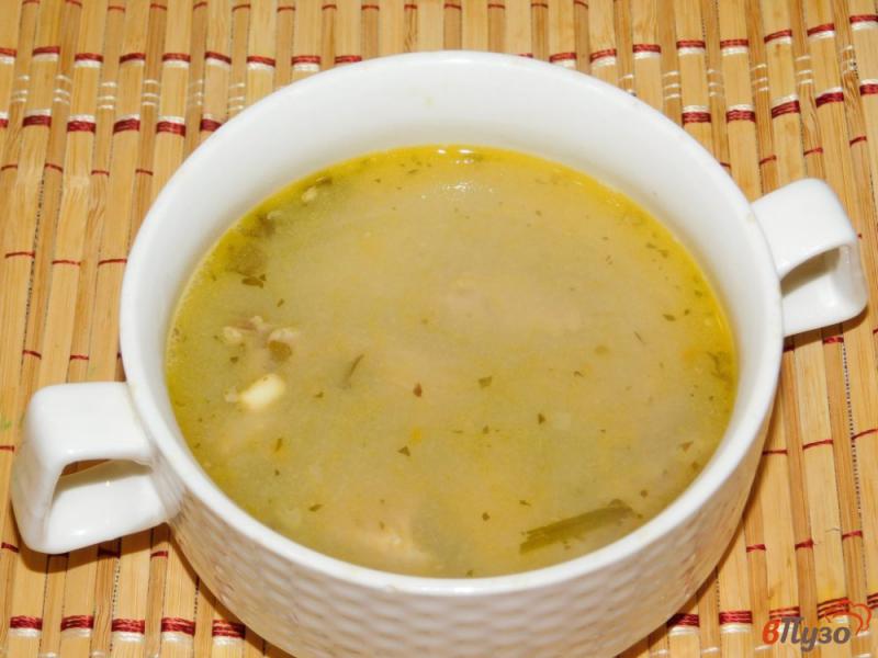 Фото приготовление рецепта: Суп с замороженным щавелем и грибами шаг №5