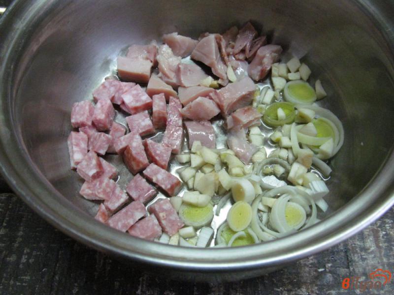 Фото приготовление рецепта: Сур с копченостями и овощами шаг №1