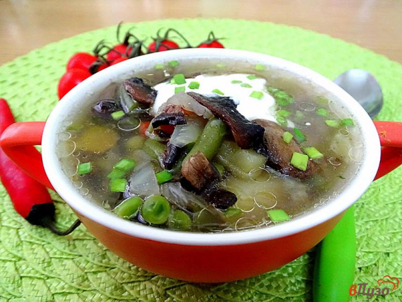 Фото приготовление рецепта: Суп из замороженных овощей и грибов шаг №8