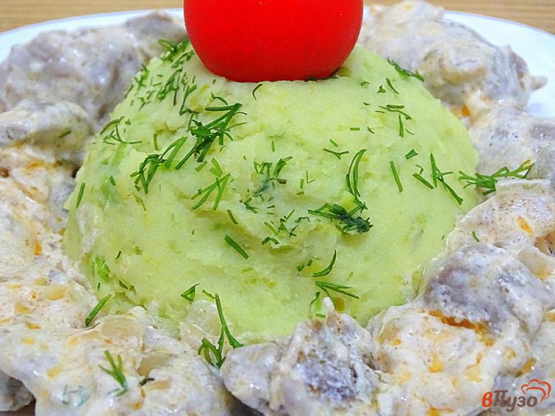 Фото приготовление рецепта: Картофельное пюре с зелёным горошком шаг №7