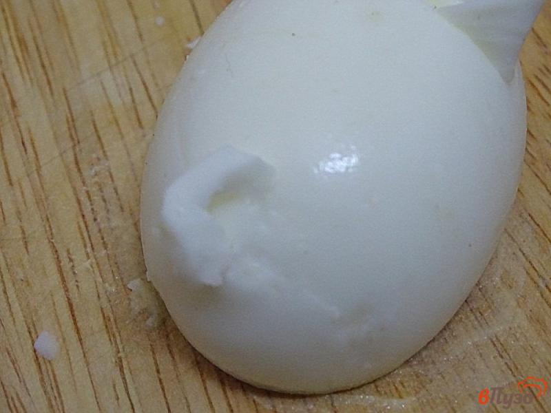 Фото приготовление рецепта: Фаршированные яйца *поросята* шаг №7