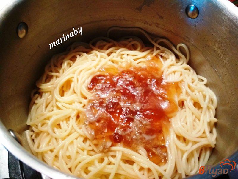 Фото приготовление рецепта: Спагетти с сыром шаг №4