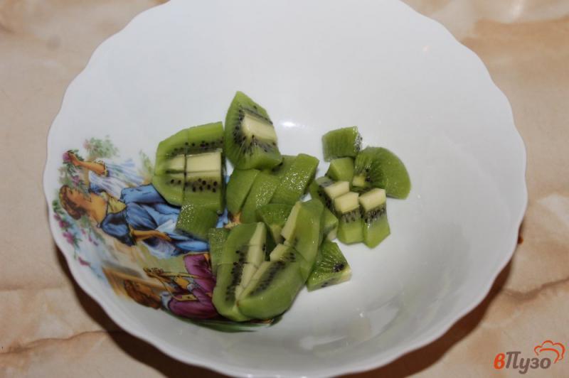 Фото приготовление рецепта: Фруктовый салат с манго шаг №1