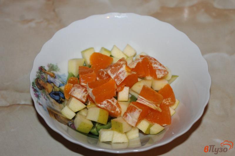 Фото приготовление рецепта: Фруктовый салат с манго шаг №3