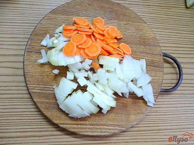 Фото приготовление рецепта: Суп со свининой, шпинатом и сливками шаг №3