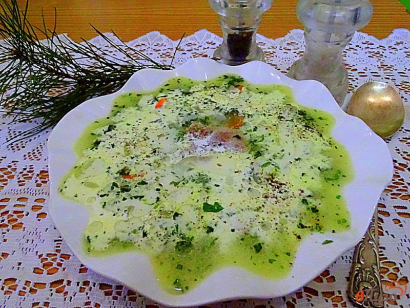 Фото приготовление рецепта: Суп со свининой, шпинатом и сливками шаг №8
