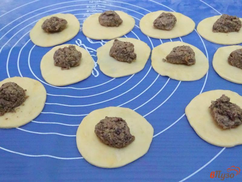 Фото приготовление рецепта: Пирожки с грибами закусочные шаг №10