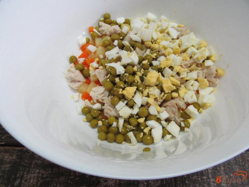 Фото приготовление рецепта: Овощной салат с куриным мясом шаг №5