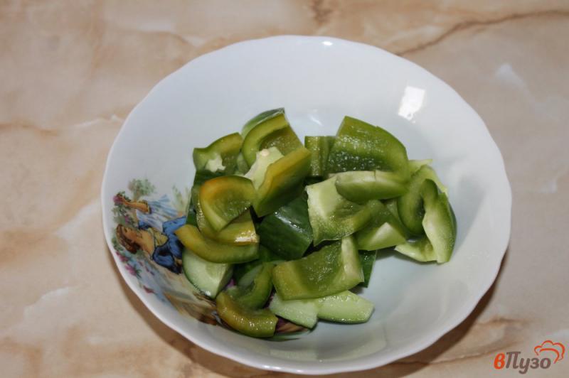 Фото приготовление рецепта: Салат из рукколы с брынзой шаг №2