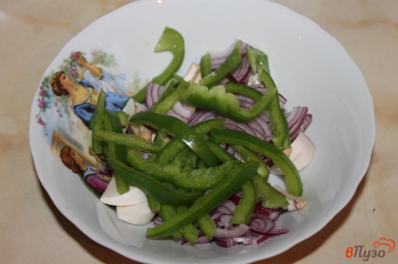 Фото приготовление рецепта: Салат из свежих шампиньонов шаг №3