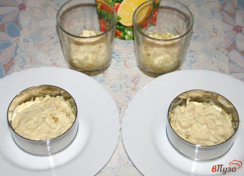 Фото приготовление рецепта: Нежный салат «Мимоза» с сырным соусом шаг №6