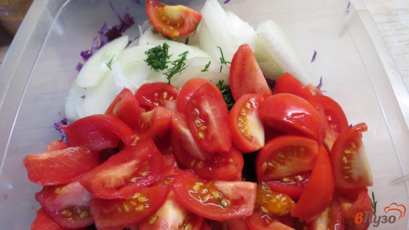 Фото приготовление рецепта: Салат с красной капустой шаг №4