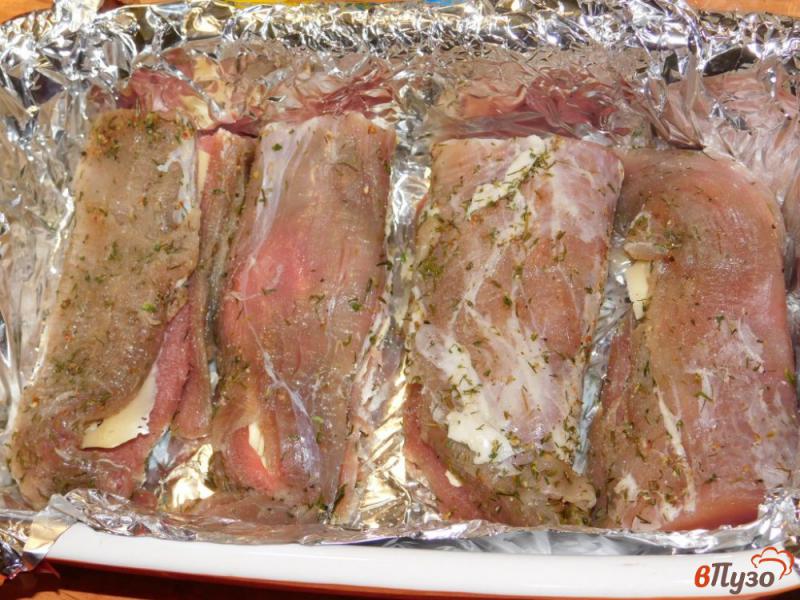 Фото приготовление рецепта: Свиная вырезка, запеченная в духовке шаг №4