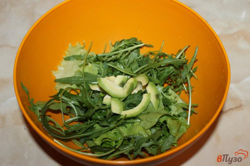 Фото приготовление рецепта: Микс салат с креветками шаг №4