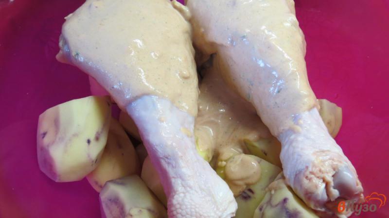 Фото приготовление рецепта: Голень индейки запеченная в рукаве с картофелем шаг №4