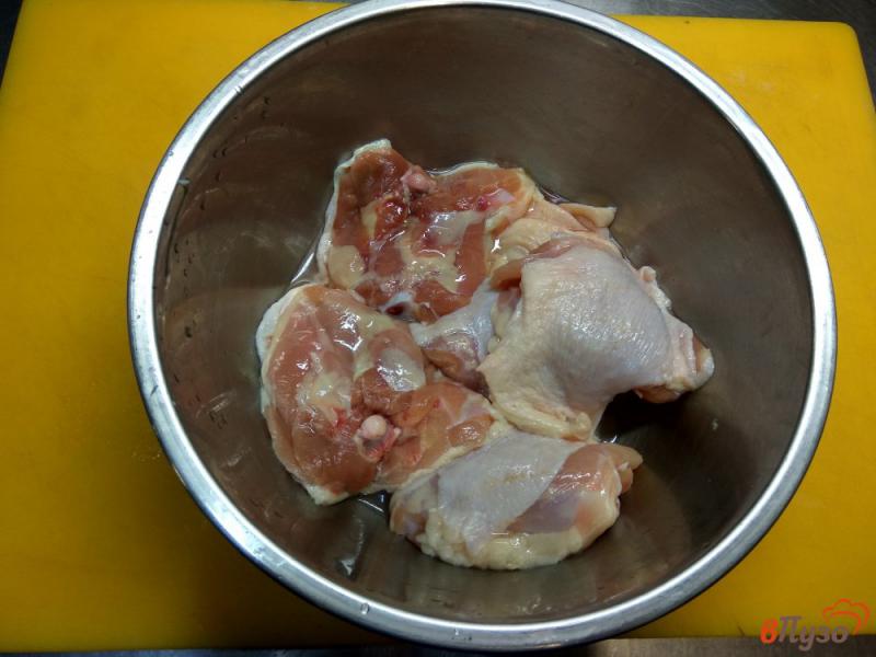 Фото приготовление рецепта: Куриные бедра в соевом маринаде шаг №1
