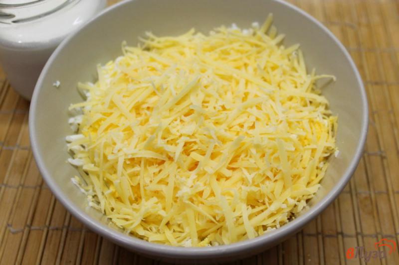 Фото приготовление рецепта: Закуска из сыра и яиц в тарталетках шаг №3