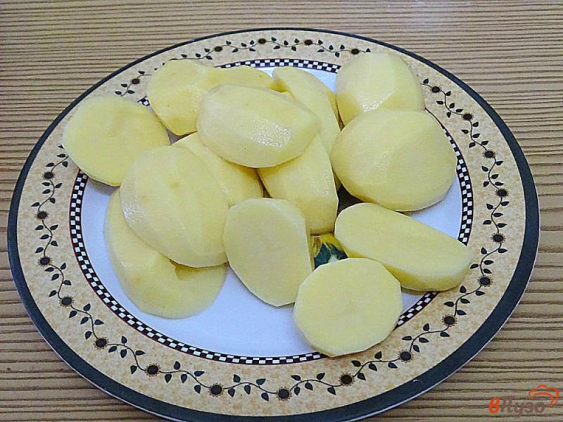 Фото приготовление рецепта: Картофельные гнёзда с ыром и сосисками шаг №1