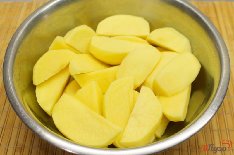 Фото приготовление рецепта: Картофель запеченный с яблоком и розмарином шаг №1