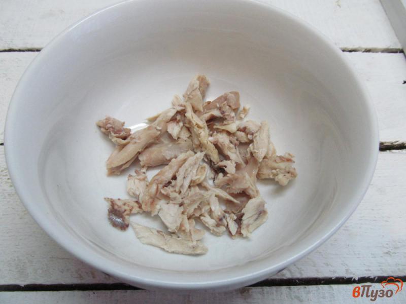 Фото приготовление рецепта: Салат с курицей под горчичным соусом шаг №1