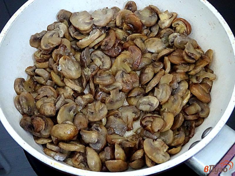 Фото приготовление рецепта: Пирожки жареные с грибами и картофелем шаг №3