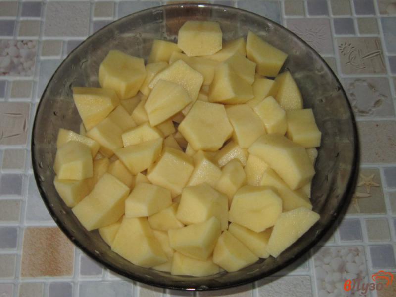 Фото приготовление рецепта: Картофель запеченный в горшочке с копчеными ребрышками шаг №1