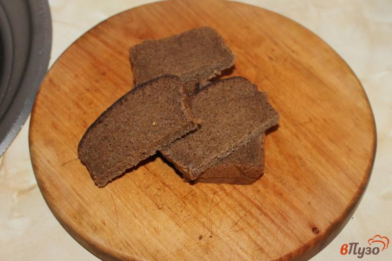 Фото приготовление рецепта: Закуска из бородинского хлеба с чесноком и сыром к первым блюдам шаг №1
