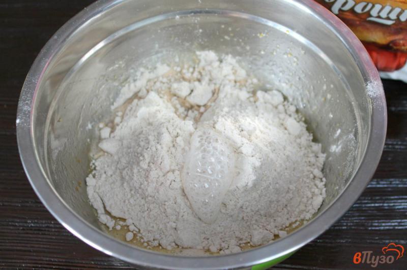 Фото приготовление рецепта: Открытый пирог с грушей шаг №3